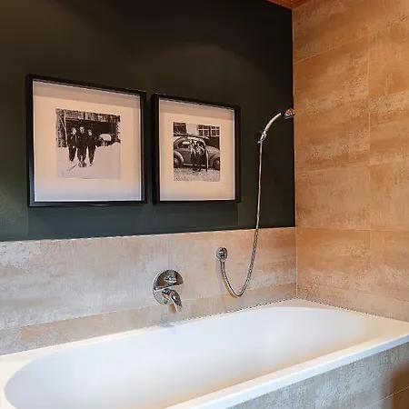 Chalet Molterer, Ski-in Ski-out & Sauna * Kitzbuhel