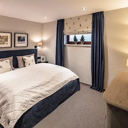 Chalet Molterer, Ski-in Ski-out & Sauna Kitzbuhel